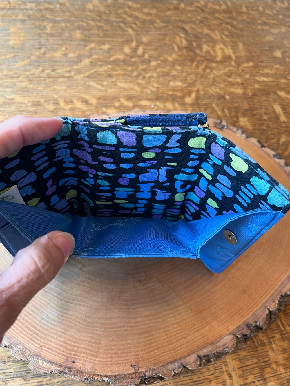 Vera Bradley Kisslock Tri-fold Wallet in “Indigo Pop” - Picture 6 of 7